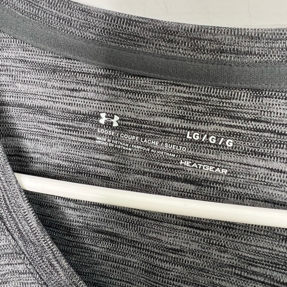 Under Armour t-shirt - Picture 2 of 4